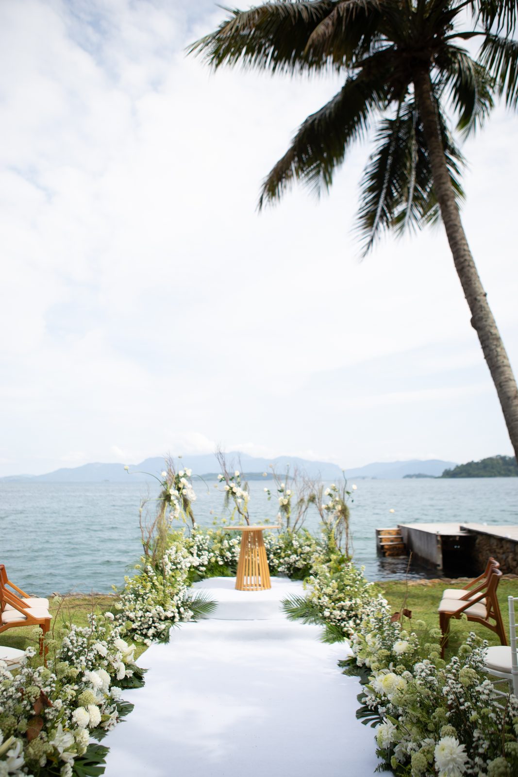 Altar com vista para o mar